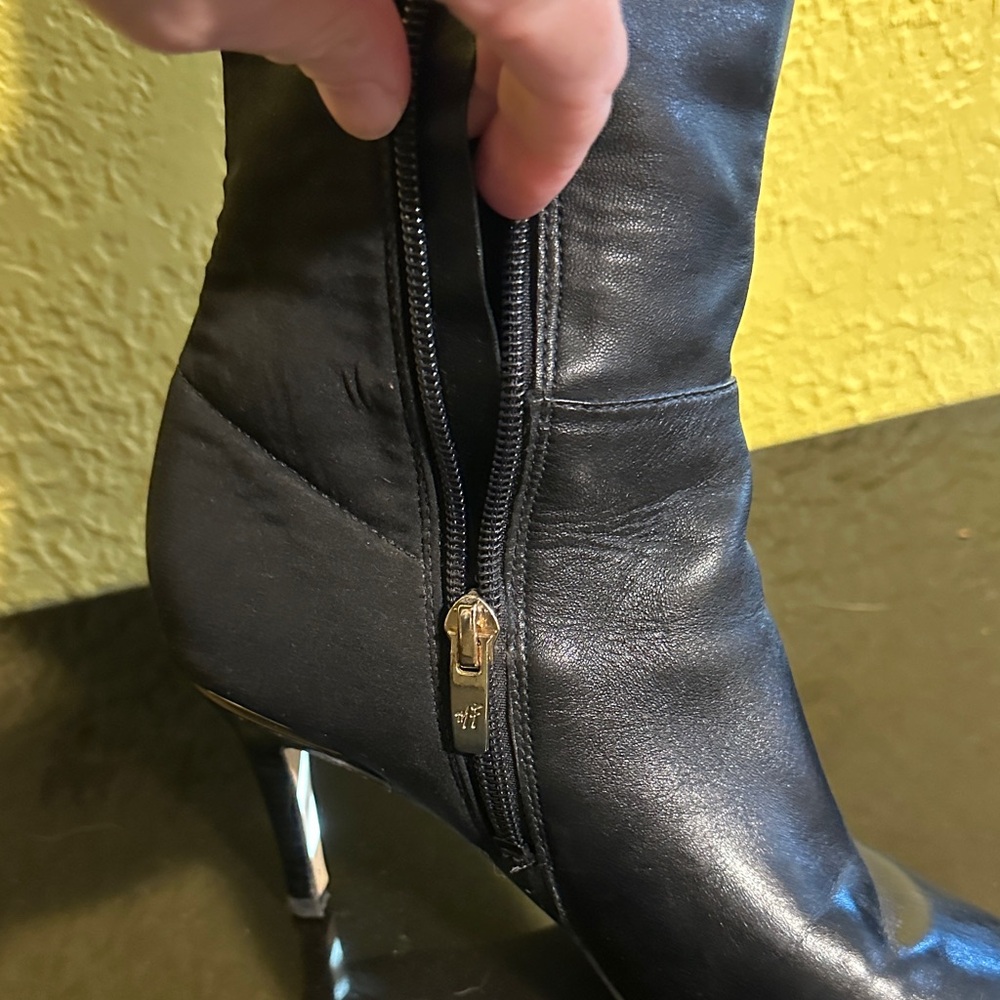 Marc Fisher Women’s Black Knee-High Pointed-Toe Stiletto Boots w Gold Accents - Picture 5 of 7